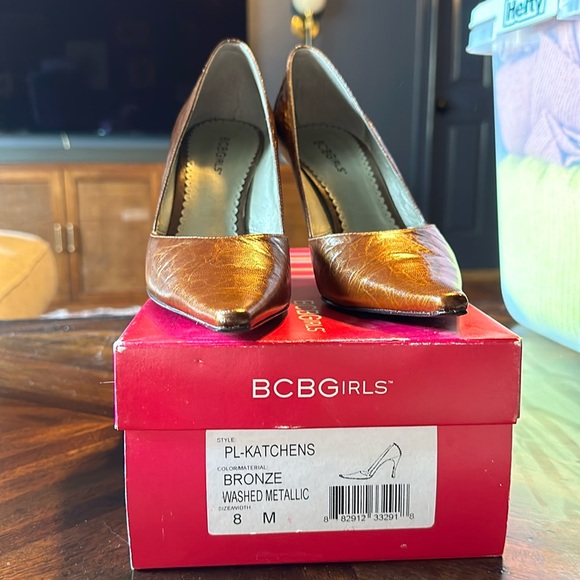 BCBGirls Katchens high heel. - Picture 6 of 6